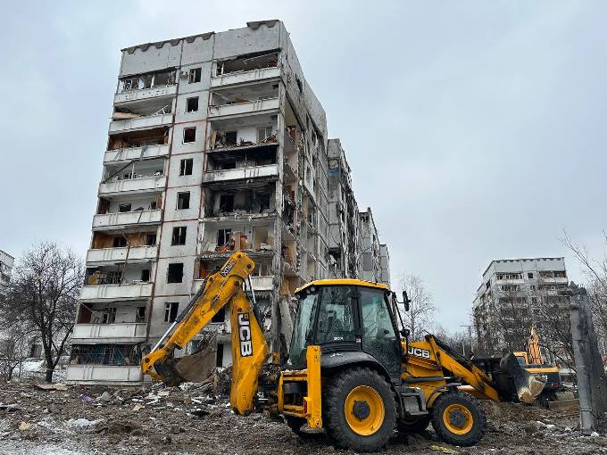 Фахівці "Харківобленерго" працюють над відновленням електропостачання в Київському районі Харкова